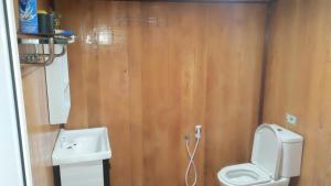 Et badeværelse på Challet Tualang + 8 billeder