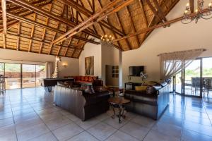 Gallery image of Zebula - HT1 - 5 Bedroom Holiday Home in Mabula