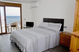 Fotografia z galérie ubytovania Stunning studio.Seaview with balcony and pool. v destinácii Torremolinos