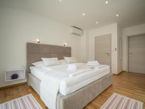 Postel nebo postele na pokoji v ubytování Holiday Home Anđela by Interhome