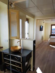 TV a/nebo společenská místnost v ubytování Villa Ciardi Wellness Hotel & Ristorante
