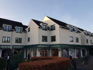 Gallery image of Bowness On Windermere, Lovely Apartment for 4 With Parking in Bowness-on-Windermere