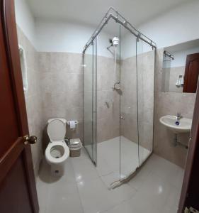 Koupelna v ubytování Hotel Jardín de Rosas