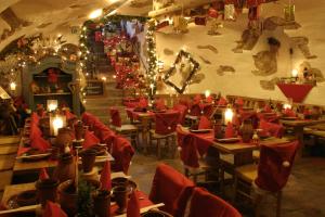מסעדה או מקום אחר לאכול בו ב-Landgasthaus "Zum Engel"