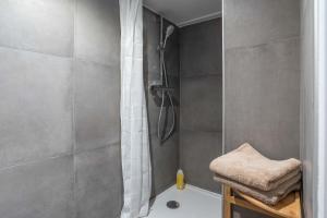 Ένα μπάνιο στο Architect's Duplex - Haut Marais +14 φωτογραφίες