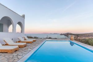 納克索喬拉的住宿－Azaland Naxos，海景别墅 - 带游泳池