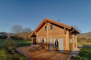 Gallery image of Chalet avec Jacuzzi et Piscine, déco soignée esprit cocooning in Ramonchamp