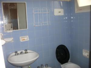 Vannituba majutusasutuses Departamento 1 ambiente 3 personas a metros del mar