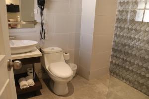 Ein Badezimmer in der Unterkunft Hotel Conde de Penalba
