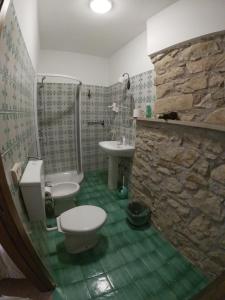 A bathroom at SESIMA turismo rurale