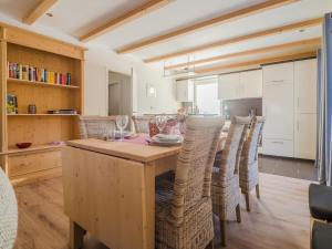 Kuchyň nebo kuchyňský kout v ubytování Ferienhaus Gretel in Zorge