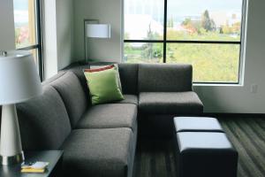 Posezení v ubytování Hyatt House Indianapolis Fishers