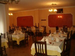 Gallery image of Hostal Restaurante Milenium in Torremegía