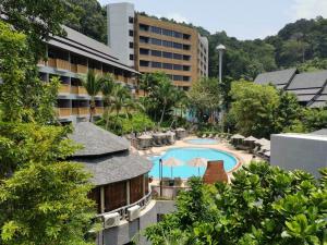 Бассейн в Holiday Inn Resort Krabi Ao Nang Beach by IHG или поблизости