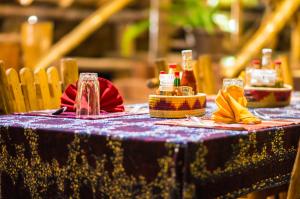 Afbeelding uit fotogalerij van Kibale Forest Camp by NATURE LODGES LTD in Kyenjojo