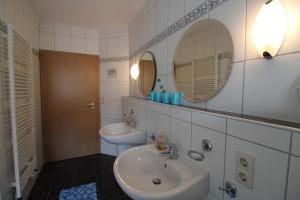 Koupelna v ubytování zzFerienwohnung Rossbach, 95061