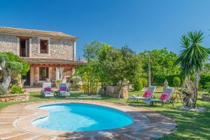 The swimming pool at or close to Finca Can Diego