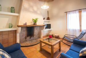 A seating area at Finca Caseta Son Morro
