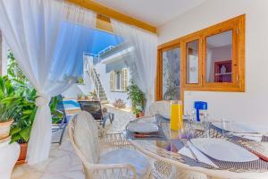 A balcony or terrace at Cantino House