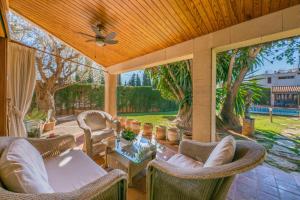 A seating area at Villa Tramontana