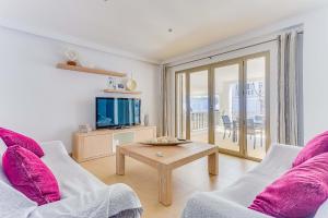 TV a/nebo společenská místnost v ubytování Apartment Ca Na Xisca I