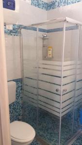 Ένα μπάνιο στο Villa 4 Posti Letto 100 Metri Dal Mare +23 φωτογραφίες