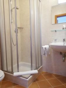 Ένα μπάνιο στο Apart Simone