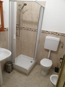 A bathroom at I Cavalieri di Malta