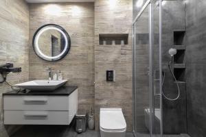 Kúpeľňa v ubytovaní Apartamenty Marron z sauną, bawialnią i widokiem na Skrzyczne - Dream Apart