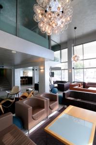 Posezení v ubytování Maniatis Hotel + 37 fotografií