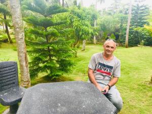 Aed väljaspool majutusasutust Villa Sureka