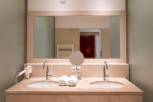 A bathroom at Hotel Hollweger