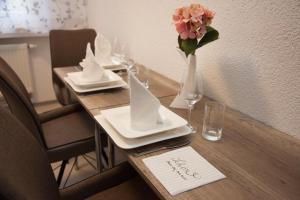 Bố cục T&K Apartments near Messe Fair Trade Düsseldorf und Airport 2B