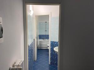 A bathroom at BICOCCA APPARTAMENTI Még 35 kép