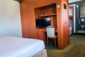 TV a/nebo společenská místnost v ubytování Jet Hotel, Sure Hotel Collection by Best Western