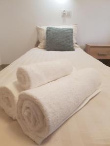 Postel nebo postele na pokoji v ubytování Hostel Mleczna - Metro Zacisze