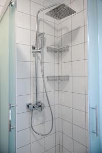 Koupelna v ubytování Flexible SelfCheckIns 15 & 19 - Zagreb - Garage - Loggia - New - Apartments Repinc