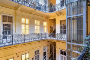 Balkón alebo terasa v ubytovaní Trendy Grand Boulevard Designer Home