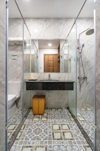 Kylpyhuone majoituspaikassa Emerald Central