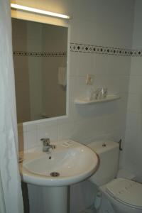 Gallery image of Hotel Canal in Unquera