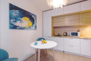 Dapur atau dapur kecil di Смарт-студия на Гагарина возле госпиталя