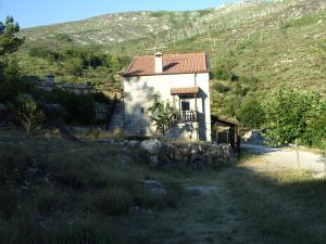 Gallery image of Quinta De Cabrum in Alvoco da Serra