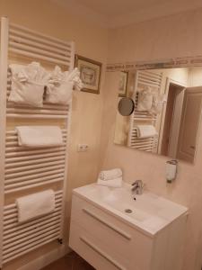 Koupelna v ubytování Romantik im Hotel Villa Röhl
