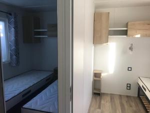 Postel nebo postele na pokoji v ubytování MOBILE HOME FOR YOU
