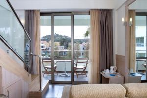 Posedenie v ubytovaní Thalassa Beach Resort & Spa (Adults Only)