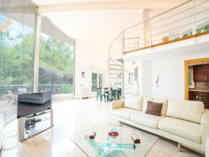 Posezení v ubytování Holiday home in Alcתdia with swimming pool + 16 fotografií