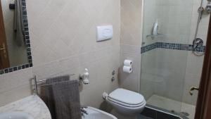 Kúpeľňa v ubytovaní San Domenico Apartment (in the heart of historic centre) + 14 fotografií