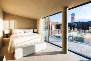 Cama ou camas em um quarto em Hotel Bayerischer Hof