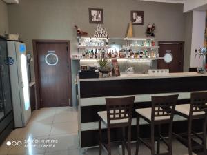 Khu vực lounge/bar tại DWOREK PESZKÓW