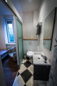 Koupelna v ubytování Chambres d'Hôtes Les Deux Hêtres + 12 fotografií